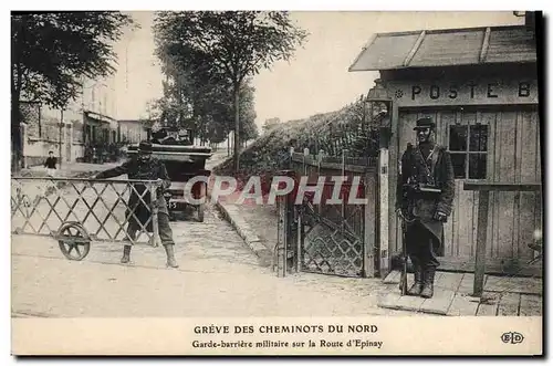 Ansichtskarte AK Greve des Cheminots du Nord Garde barriere sur la route d&#39Epinay Automobile Train TOP