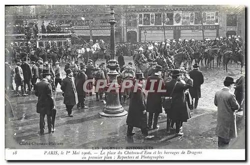 Ansichtskarte AK Paris 1er Mai 1906 La place du Chateau d&#39eau et les barrages des dragons au premier plan Repo