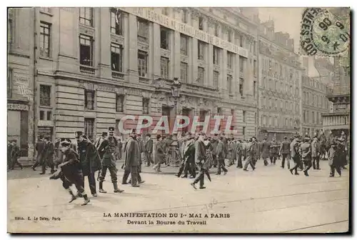 Cartes postales La manifestation du 1er mai a Paris Devant le Bourse du Travail