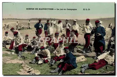 Ansichtskarte AK Militaria Scenes de manoeuvre Le jus en campagne