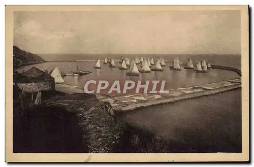 Ansichtskarte AK Bateau Port en Bessin La Tour Vauban et les jetees Avant Port