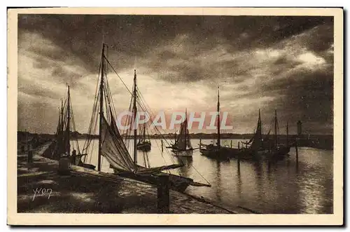 Cartes postales Bateau Royan Le port un soir d'orage