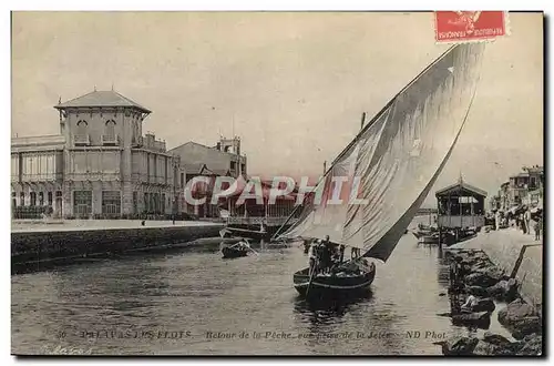 Cartes postales Bateau Palavas les Flots Retour de la peche Vue prise de la jetee