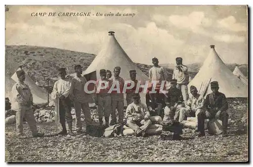 Ansichtskarte AK Militaria Camp de Carpiagne Un coin du camp