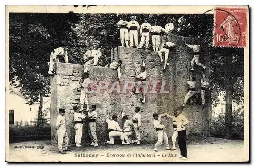 Cartes postales Militaria Sathonay Exercices de l&#39infanterie Le mur