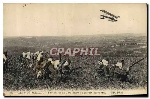 Cartes postales Militaria Camp de Mailly Fantassins en tirailleurs en terrain decouvert Avion