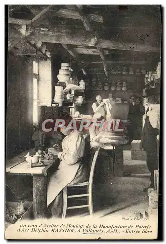 Cartes postales Poterie Ceramique Un coin d&#39atelier de moulage de la manufacture d&#39art Delphin Massier a V