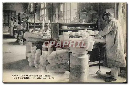 Ansichtskarte AK Poterie Ceramique Manufacture Nationale de Sevres Un atelier