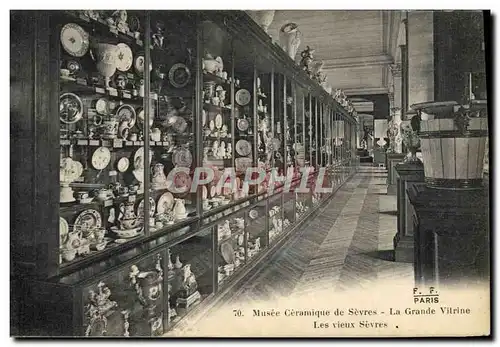 Cartes postales Poterie Ceramique Musee ceramique de Sevres La grande vitrine Les vieux Sevres