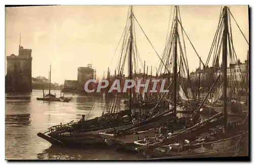 Cartes postales Bateau Peche Sortie du port de la Rochelle