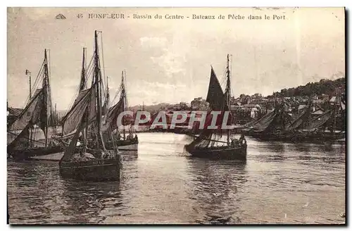 Ansichtskarte AK Bateau de peche Honfleur Bassin du centre Bateaux de peche dans le port