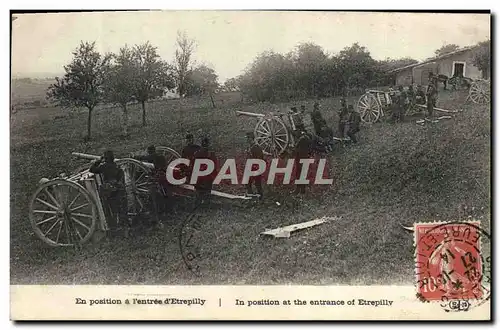 Cartes postales Militaria En position a l&#39entree d&#39Etrepilly