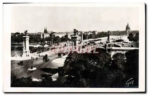 Cartes postales Paris Perspective sur le pont Alexandr