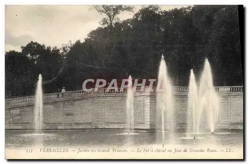 Cartes postales Versailles Jardin du Grand Trianon Le Fer a cheval un jour de grandes eaux