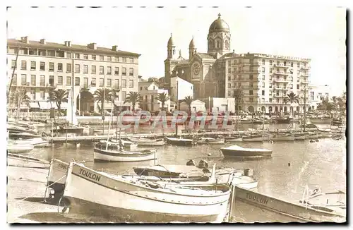 Ansichtskarte AK Saint Raphael Le Port Au Fond la Cathedrale Bateaux