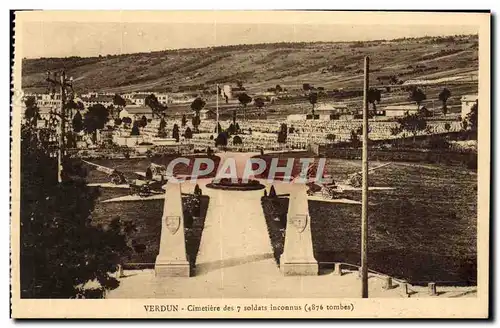 Cartes postales Verdun Cimetiere des 7 soldats inconnus Militaria