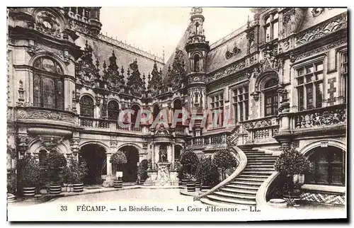 Cartes postales Fecamp La Benedictine La Cour d&#39Honneur