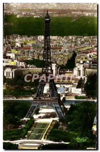 Cartes postales moderne Paris Vue Aerienne Le Tour Eiffel le Palais de Chaillot Au fond Le bois de Boulogne