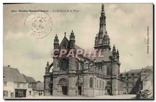 Cartes postales Sainte Anne d'Auray la basilique et la place