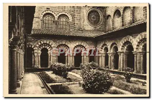 Cartes postales Le Puy Cour et Galeries du Cloitre