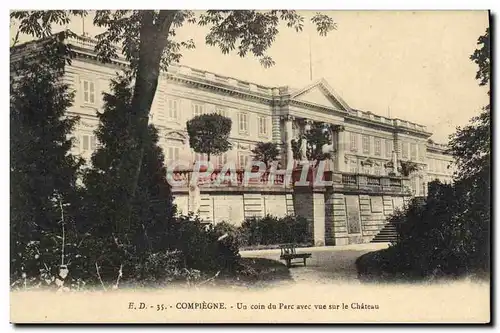 Ansichtskarte AK Compiegne Un Coin du Parc Avec Vue sur le Chateau