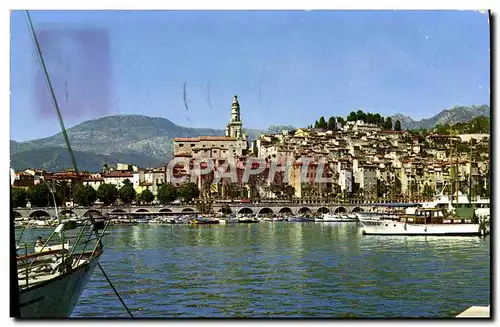 Cartes postales moderne Menton Une Partie Du Port La Vieille Ville et le quai Bonaparte