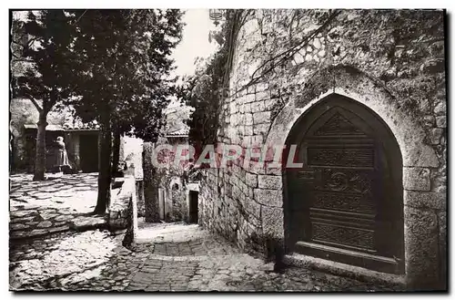 Cartes postales moderne Eze Village Une Vieille Porte Et La Place Du Flanet