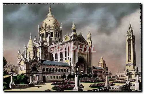 Cartes postales moderne La Basilique De Lisieux Panorama General