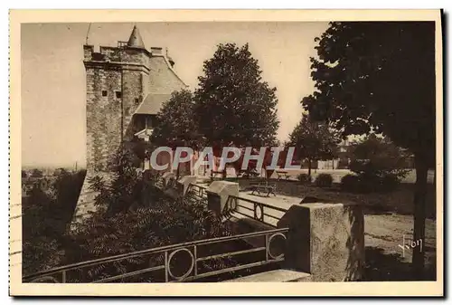 Cartes postales Montlucon L&#39esplanade et le Vieux Chateau des Bourbons