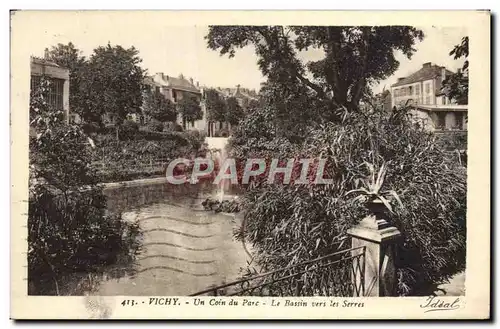 Cartes postales Vichy Un Coin du Parc Le bassin des serres