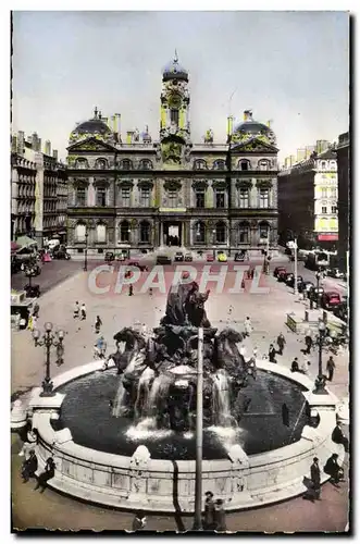 Cartes postales moderne Lyon La Place Des Terreaux La Fontaine Bartholdi et l&#39hotel de ville