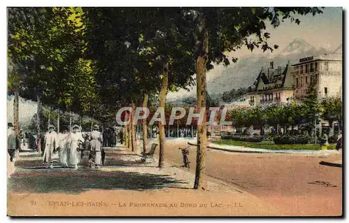 Ansichtskarte AK Evian Les Bains La Promenade au bord du lac