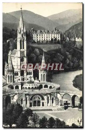 Cartes postales Lourdes La Basilique Vue Du Chateau Fort