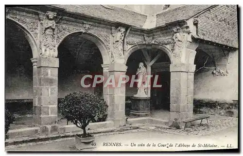 Ansichtskarte AK Rennes Un Coin De La Cour De I&#39Abbaye De St Melaine