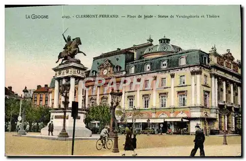 Cartes postales Clermont Ferrand Place de Jaude Statue de Vereingetorix Le theatre