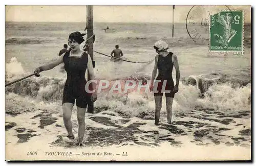 Ansichtskarte AK Trouville Sortant du Bain