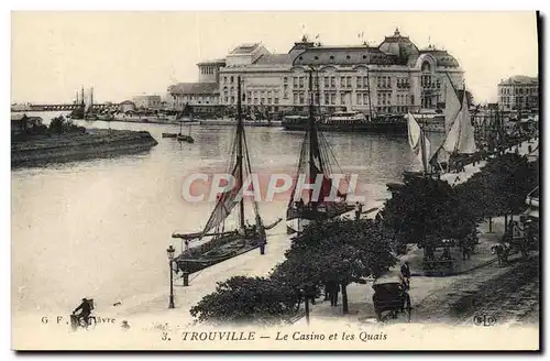 Cartes postales Trouville Le Casino et les Quais Bateaux