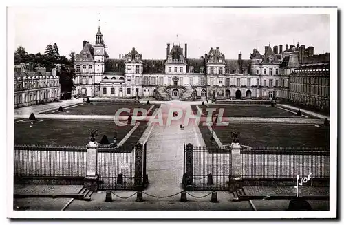 Ansichtskarte AK Fontainebleau Le Palais Cour Des Adieux