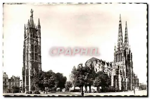 Cartes postales moderne Bordeaux La Cathedrale Et La Tour Pey Berland