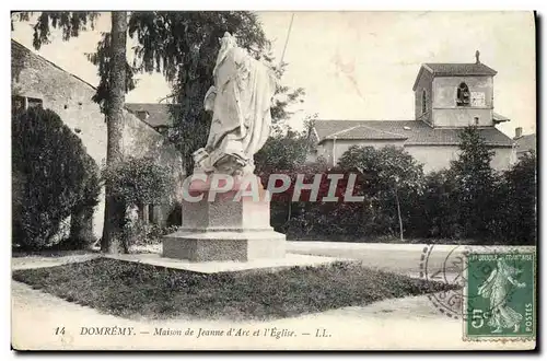 Cartes postales Domremy Maison de Jeanne d'Arc et L'Eglise