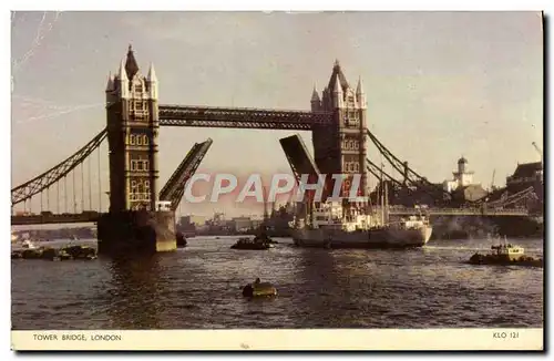 Cartes postales moderne Tower Bridge London Bateau