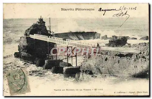 Ansichtskarte AK Biarritz Pittoresque Vague au rocher de la Vierge