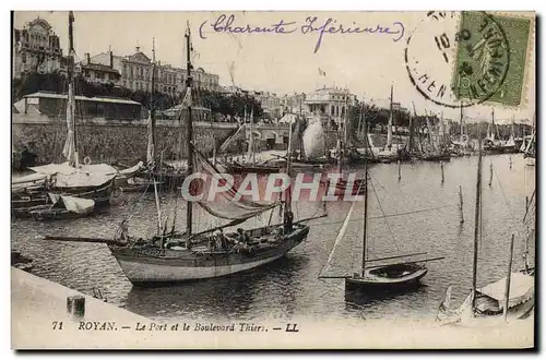 Cartes postales Royan Le Port Et Le Boulevard Thiers Bateaux