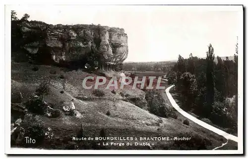Cartes postales moderne Route de Bourdeilles A Brantome Rocher La Forge Du Diable