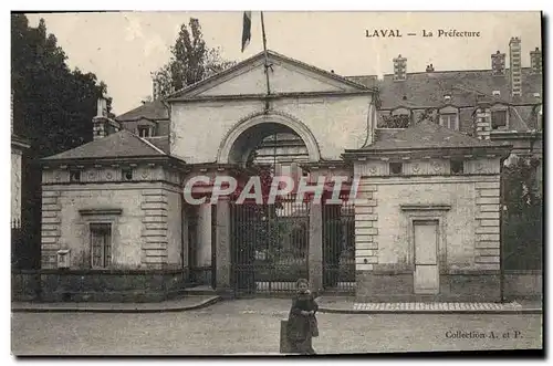 Cartes postales Laval La Prefecture