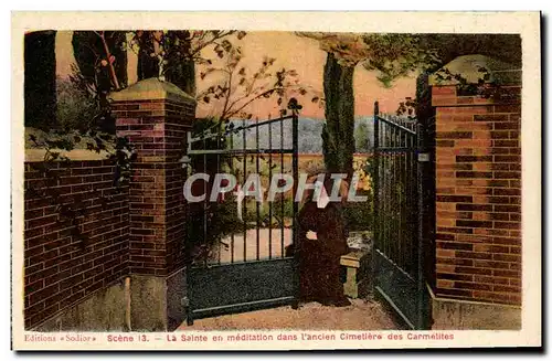 Cartes postales La Sainte en meditation dans l&#39ancien cimetiere des Carmelites