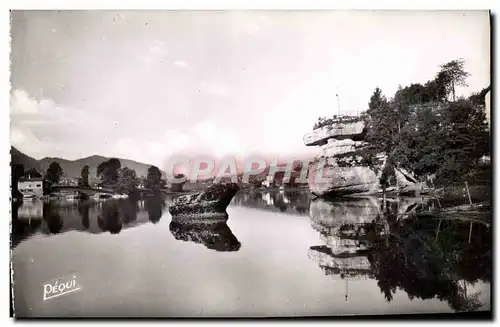 Cartes postales moderne Franche Comte Les Bassins du Doubs Casquette et table de l&#39Hercule
