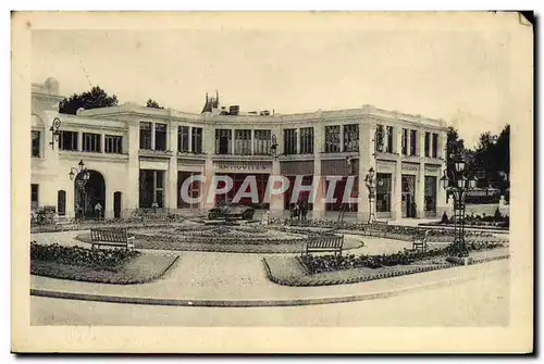 Cartes postales La Baule Sur Mer Parterres Fleurs et Magasins de luxe du casino