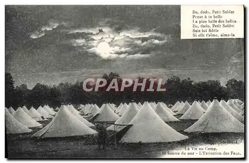 Cartes postales La vie au camp L&#39extinction des feux Militaria