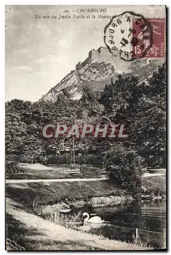 Cartes postales Cherbourg Un Coin du Jardin Public et la Montagne Cygne